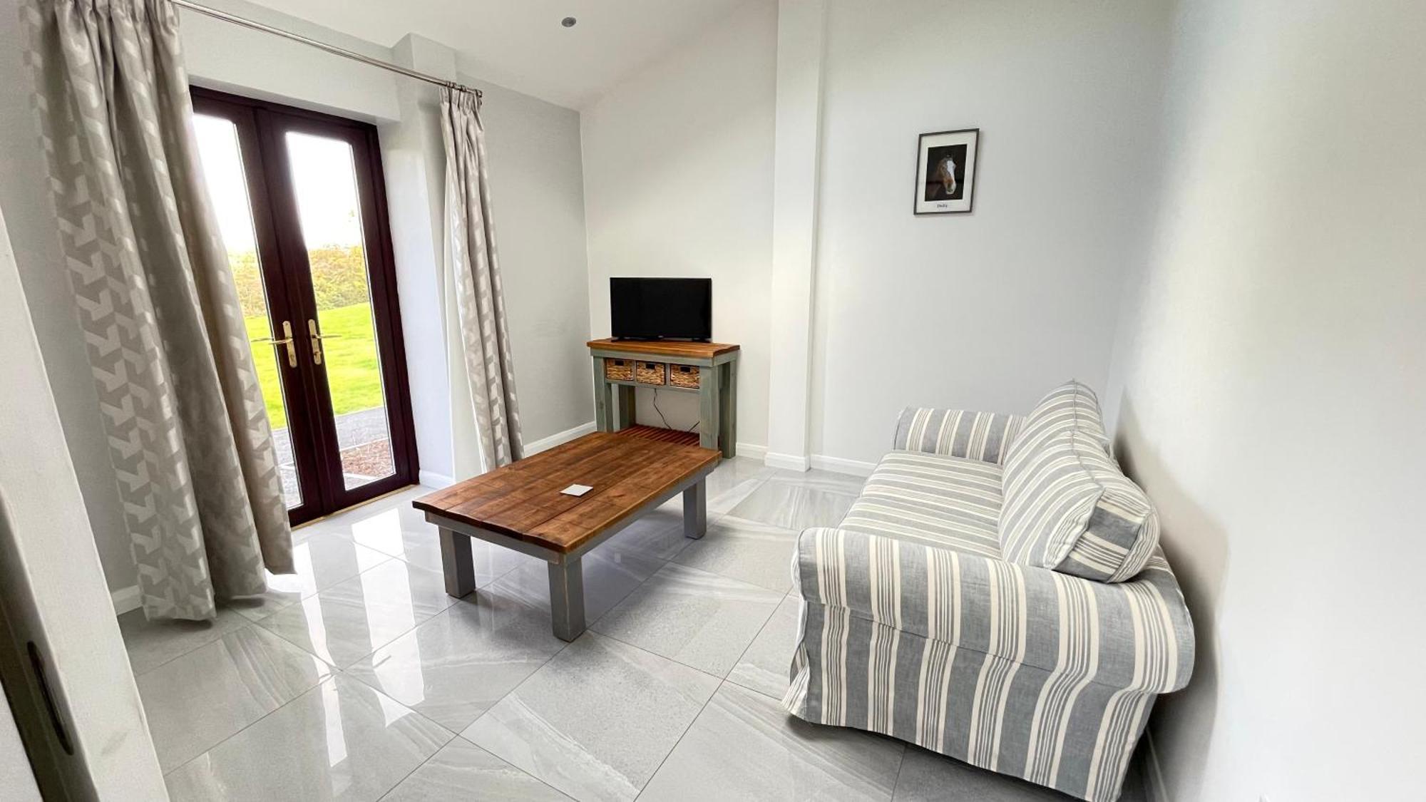 The Old Mountain Stables Caerllwyn Ganol Farm Apartment Newport  Ngoại thất bức ảnh